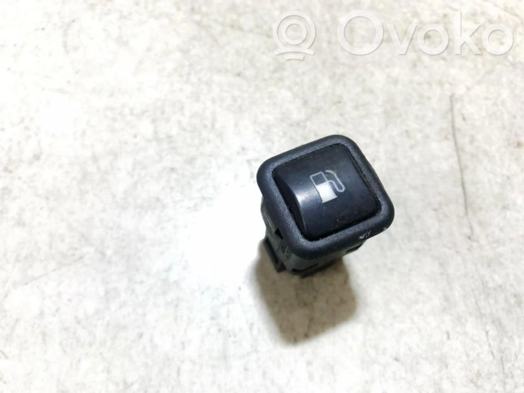 Volkswagen PASSAT B5 Comutator deschidere clapetă rezervor 