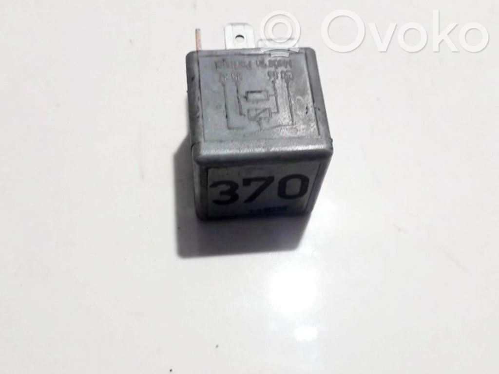 Autres relais   8D0951253,V23134J52X300,8D0951253,V23134J52X300