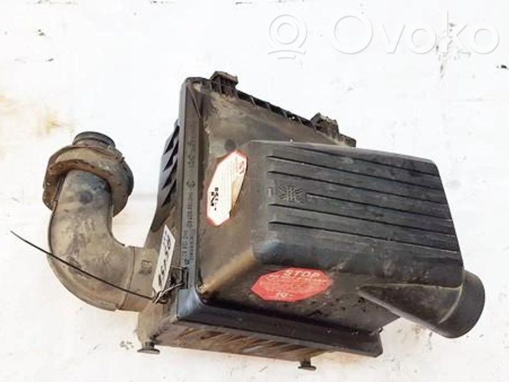 Volkswagen PASSAT B4 Obudowa filtra powietrza 