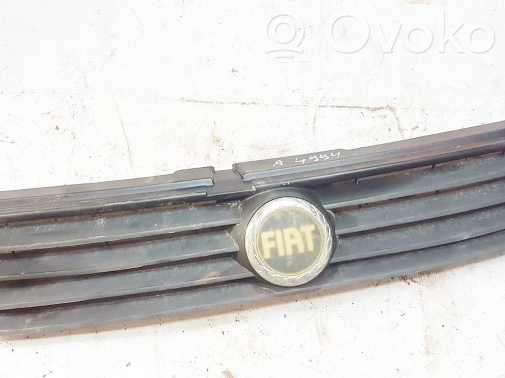 Fiat Stilo Etusäleikkö 