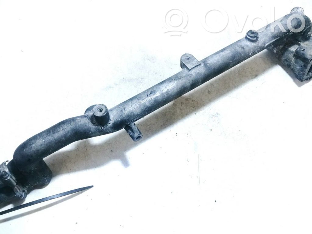 Engine coolant pipe/hose   B83305,B83305