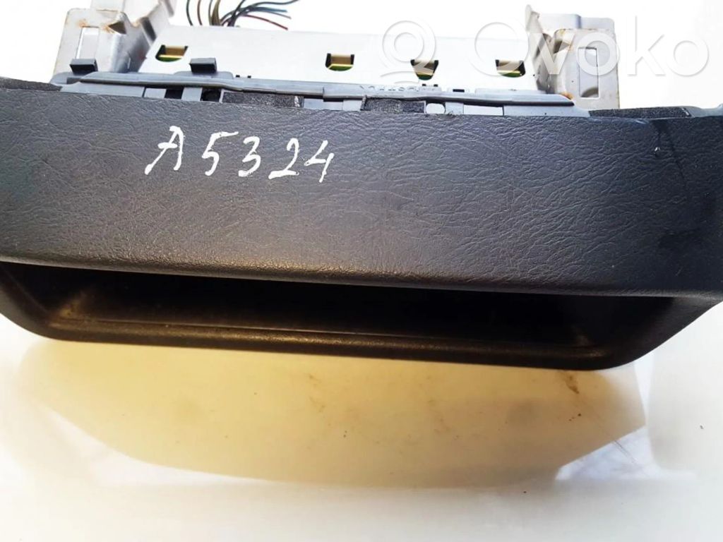 Mitsubishi Space Wagon Monitor / wyświetlacz / ekran 
