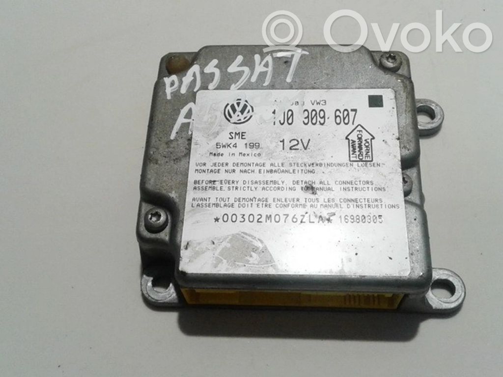 Volkswagen PASSAT B5 Unitate/modul de comandă airbaguri 