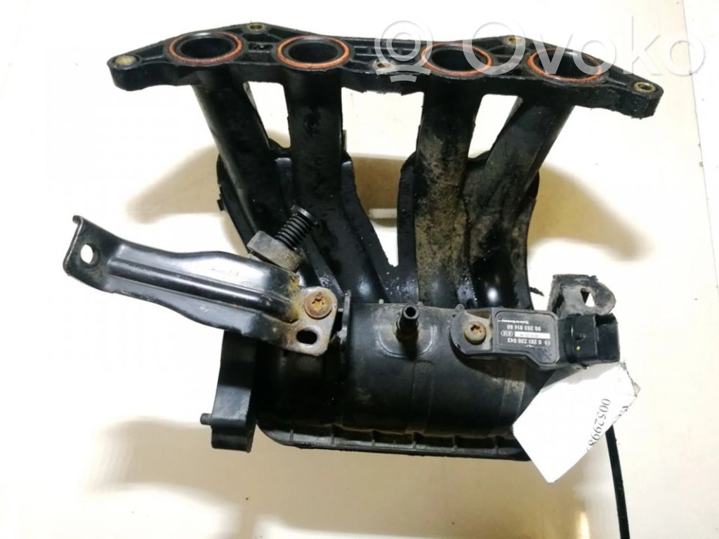 Peugeot 206 Kolektor ssący 