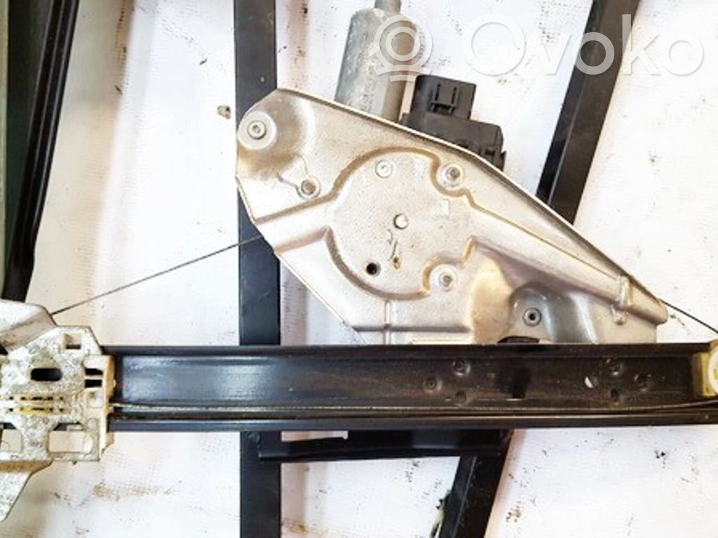 Regulador con motor de la ventanilla de la puerta corredera   4B0839398B,4B0839398B