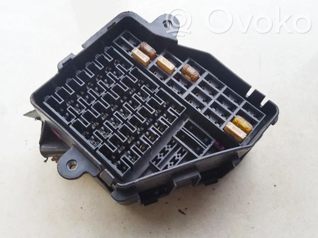 Volkswagen Golf IV Set scatola dei fusibili