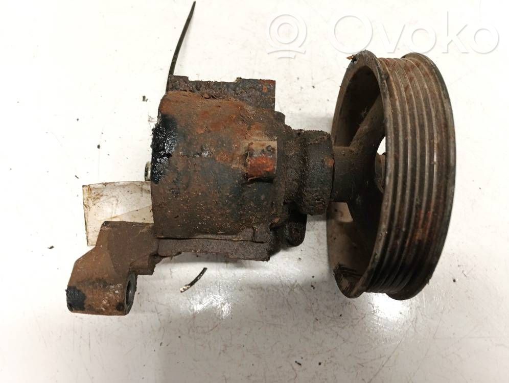Volvo 440 Ohjaustehostimen pumppu 