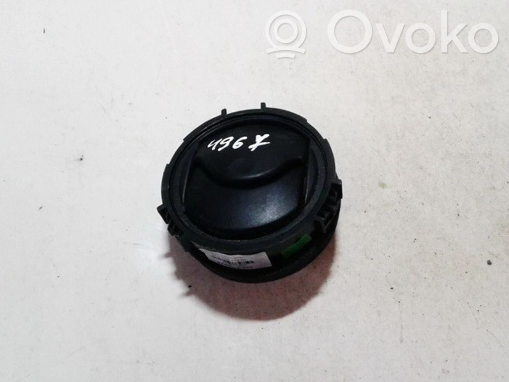 Nissan Juke I F15 Grilă ventilație/ramă laterală bord 