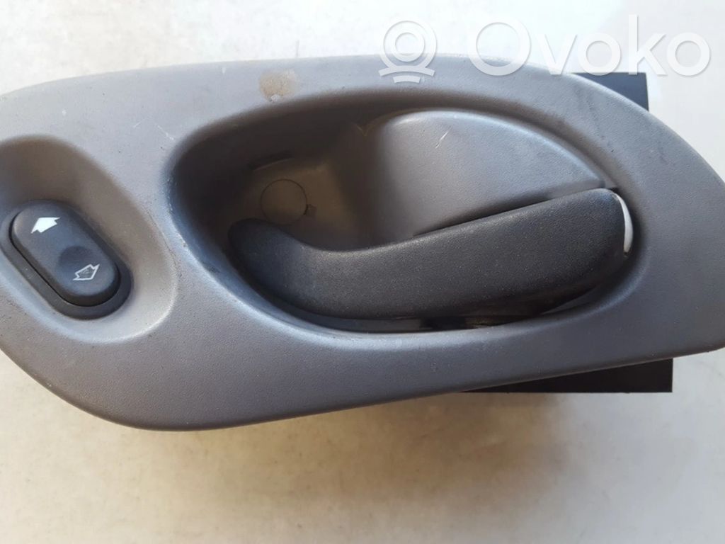 Manecilla interna puerta delantera   93BBF22600AE,93BBF22600AE,93BBF22600AE,93BBF22600AE
