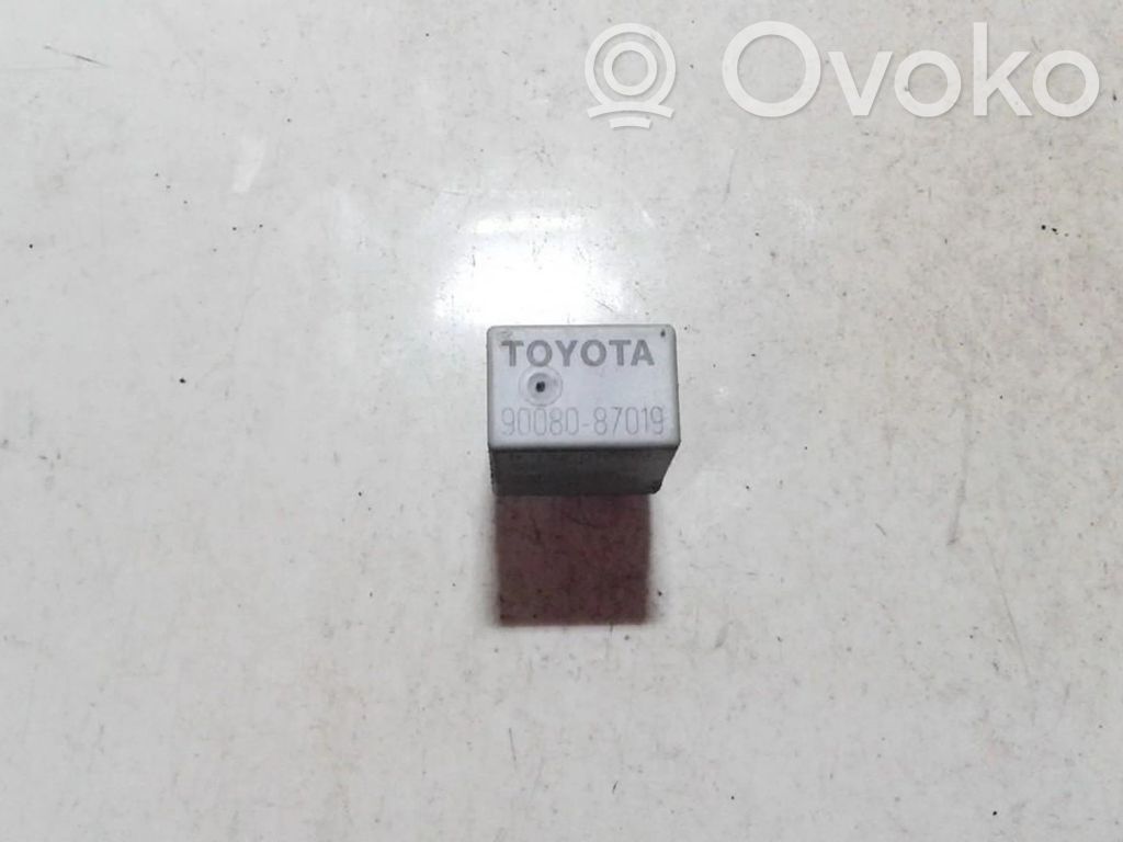 Toyota Corolla Verso AR10 Alte relee 