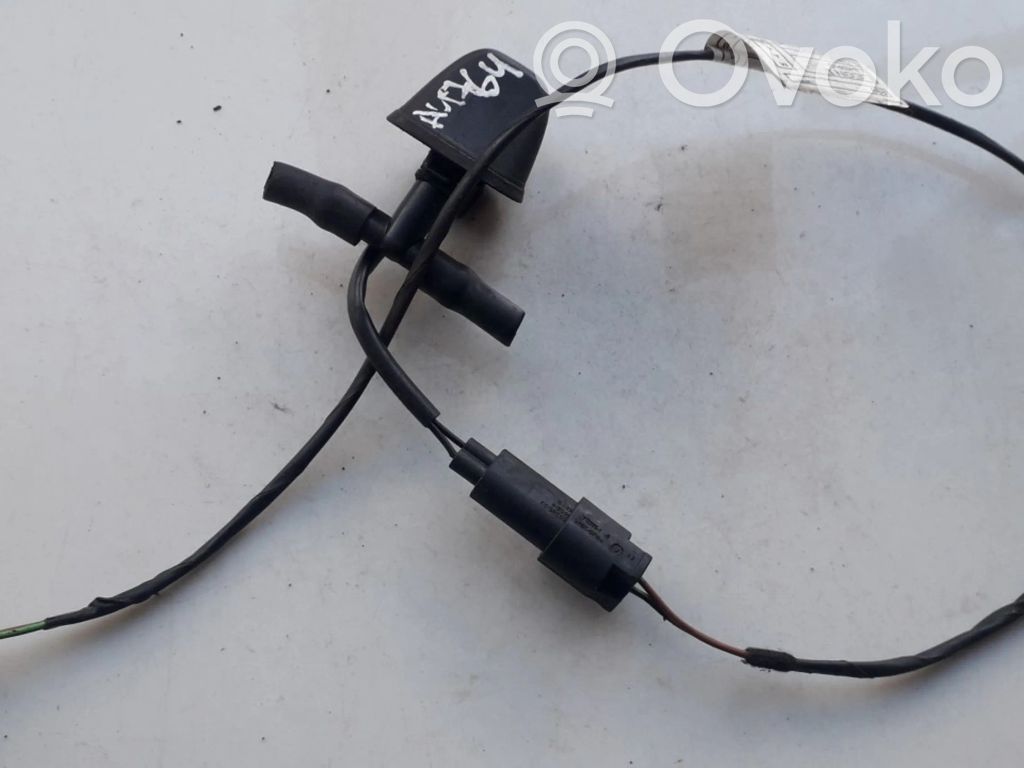BMW 3 E90 E91 Ugello a spruzzo lavavetri per parabrezza 