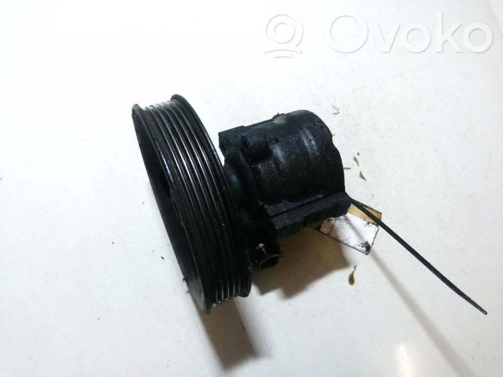 Opel Corsa B Ohjaustehostimen pumppu 