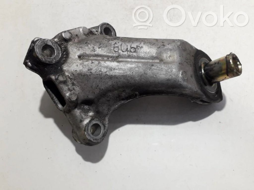 Citroen C5 Engine mounting bracket 