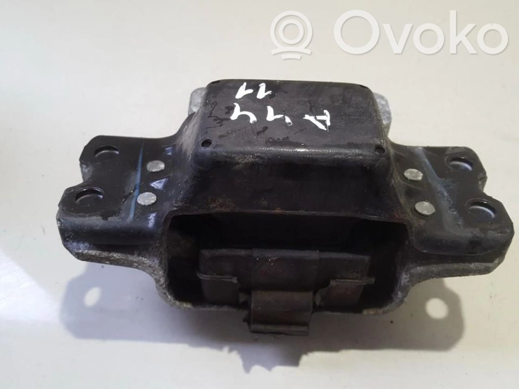 Volkswagen Golf V Suport tampon motor 