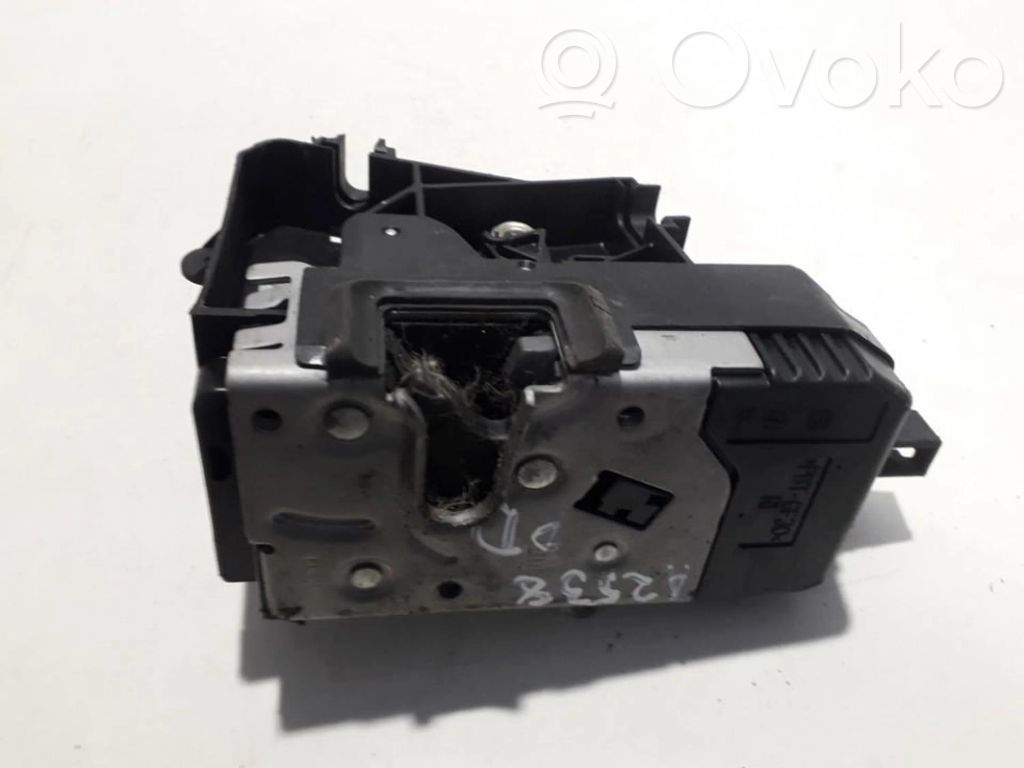 Opel Vectra C Etuoven lukko