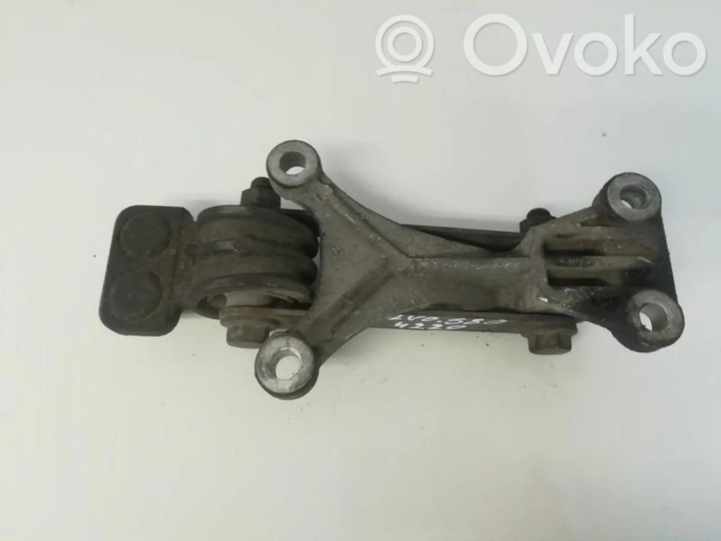 Volvo S80 Moottorin kiinnikekorvake 