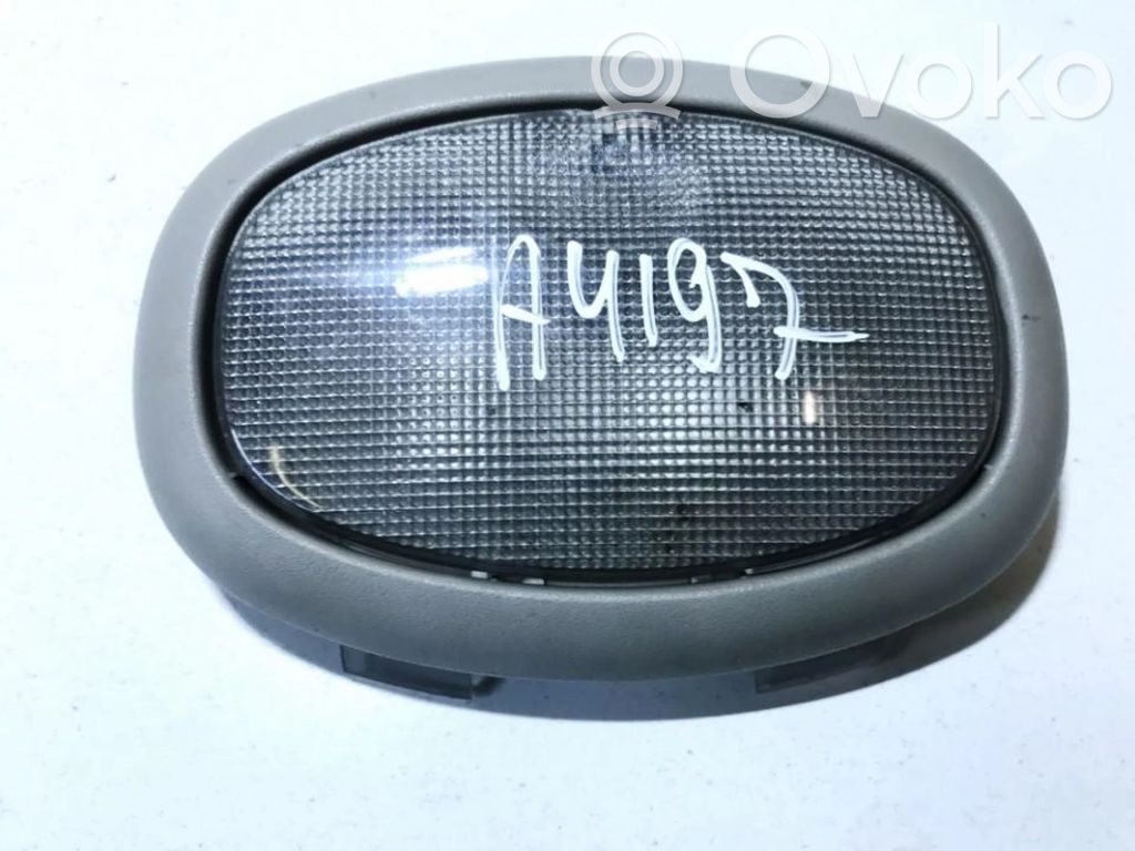Chrysler Voyager Lampka podsufitki tylna 