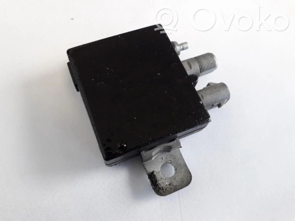 BMW 3 E36 Antenos valdymo blokas 