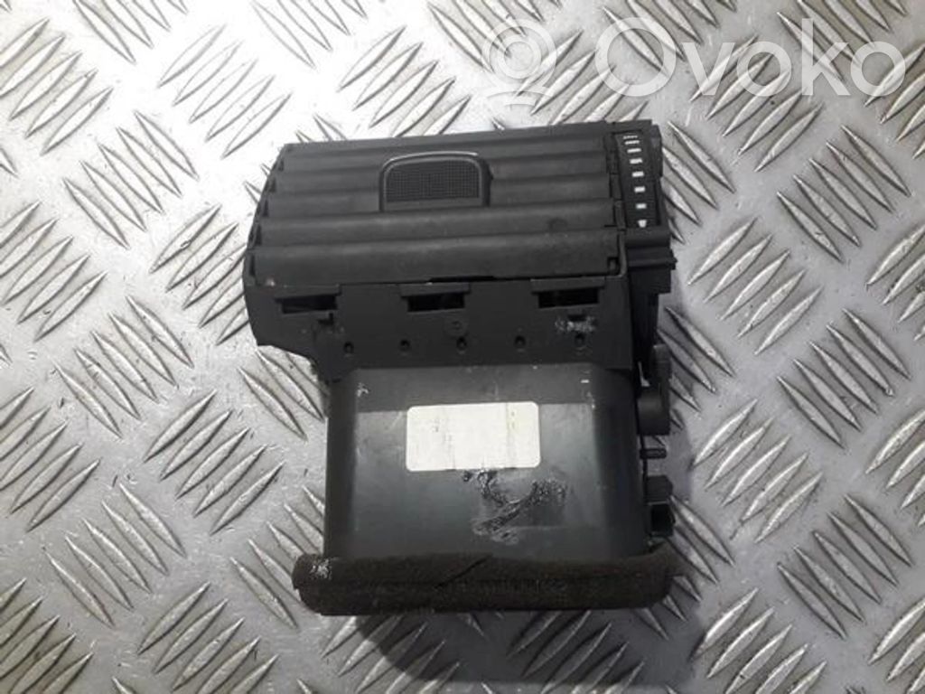 Kojelaudan sivutuuletussuuttimen kehys   4E0820902,4E0820902