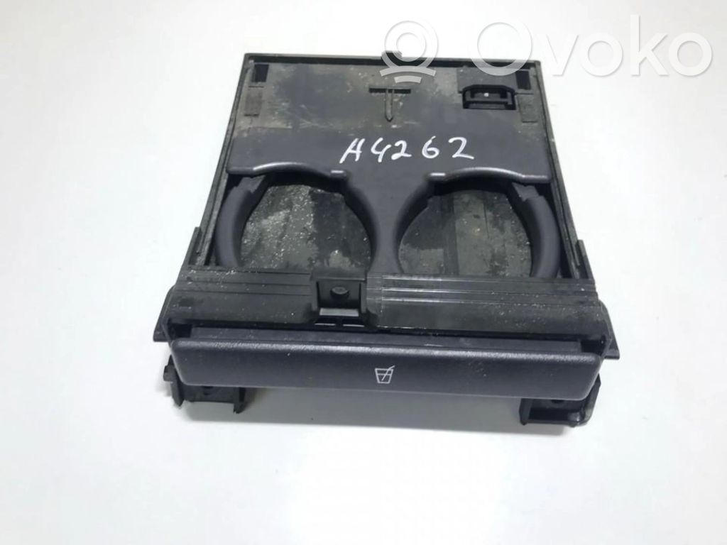 Nissan Almera N16 Suport pahare 