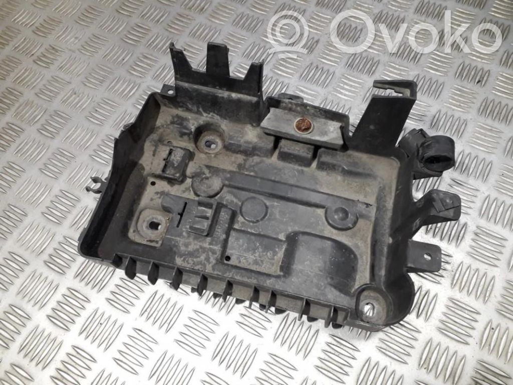 Opel Corsa D Coperchio/tappo della scatola vassoio della batteria