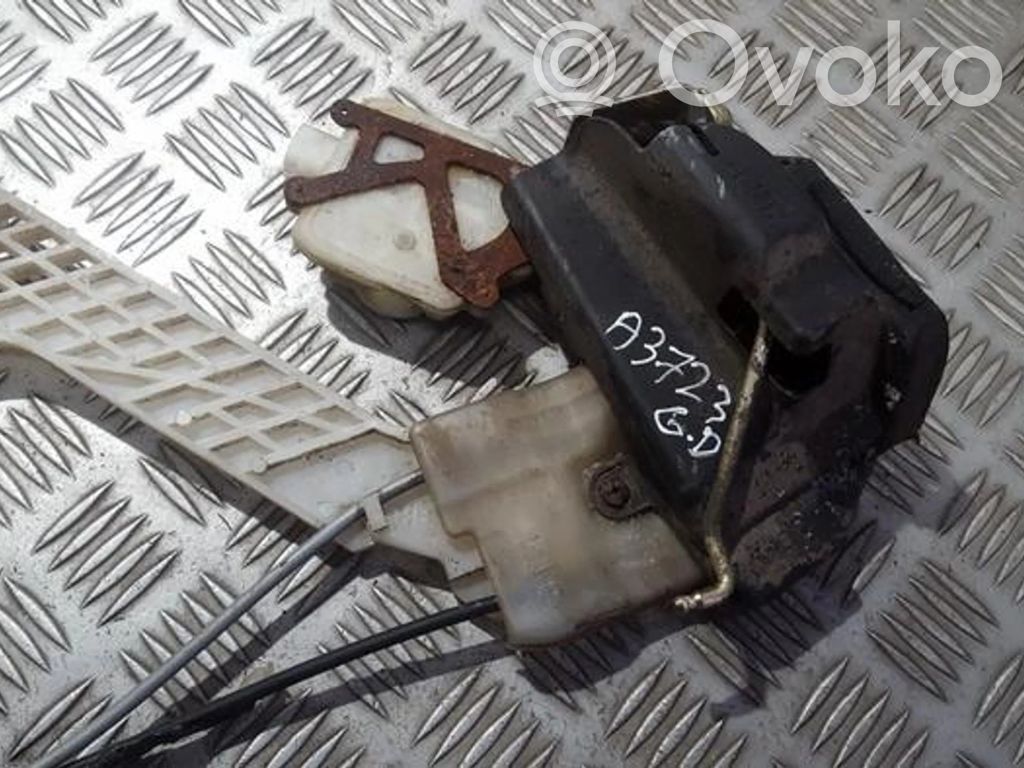 Cerradura de puerta trasera