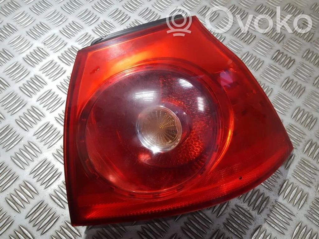Volkswagen Golf V Luci posteriori 