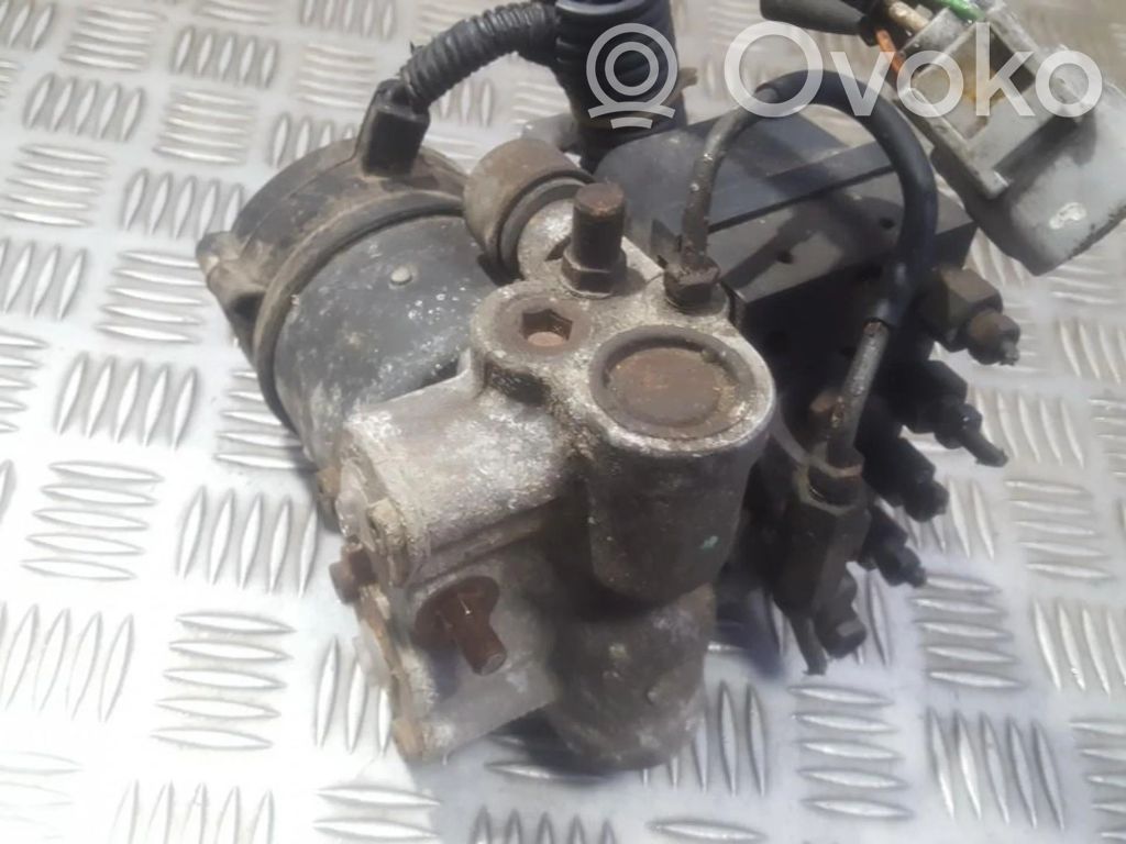 Toyota Corolla E100 Блок ABS 