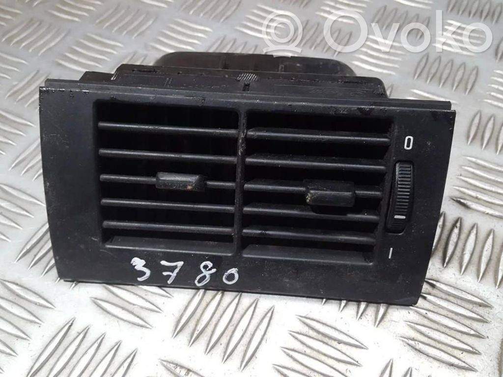 Rejilla de ventilación central del panel   8391182,8391182