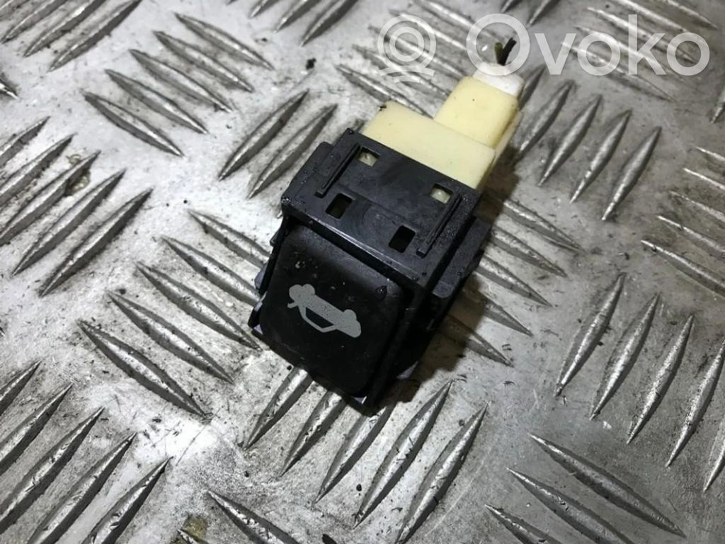 Mazda RX8 Interruptor para abrir la puerta trasera 