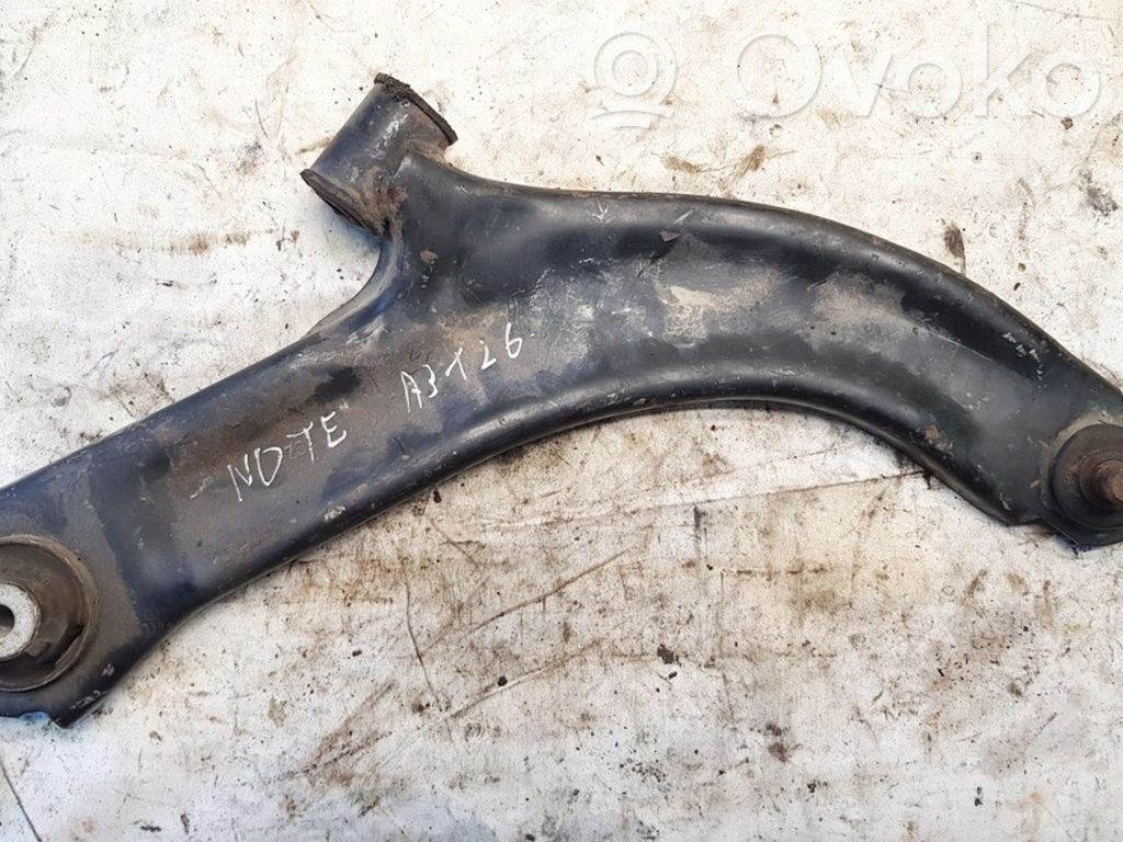 Nissan Note (E11) Basculă inferioară față 