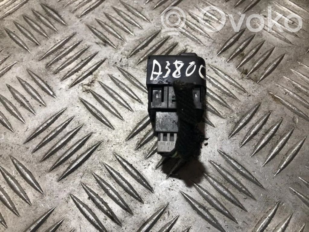Interrupteur d'éclairage de la cabine dans le panneau   4735767,340OM8N,340OM8N,4735767