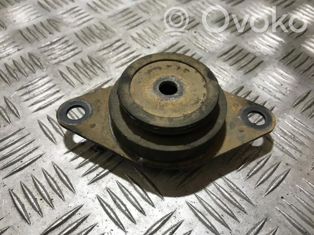 Renault Espace III Engine mount bracket 
