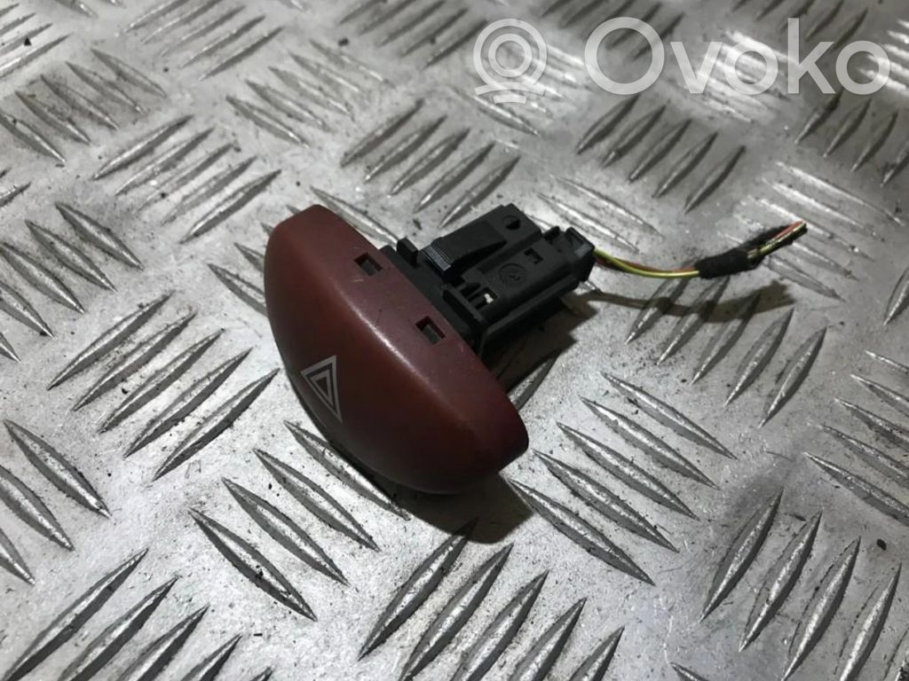Botón interruptor de luz de peligro   9643213777,9643213777