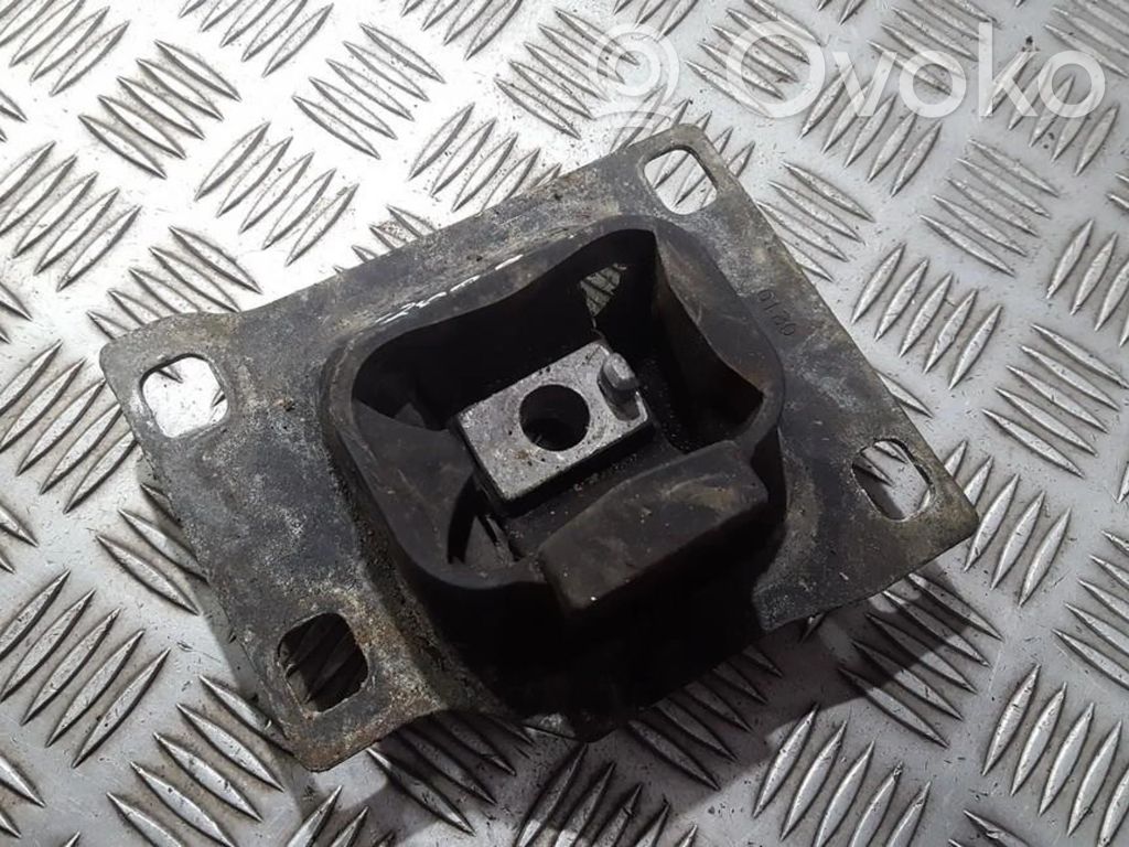 Ford Focus Engine mount bracket 