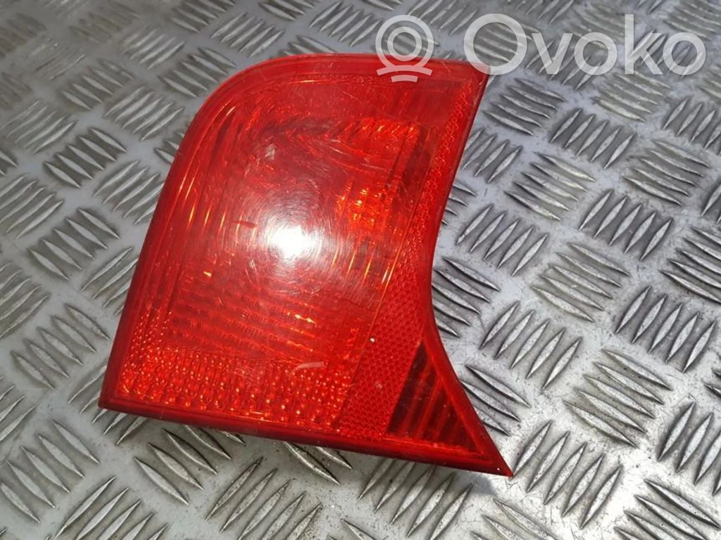 Audi A4 S4 B7 8E 8H Lampă spate în capacul portbagajului 