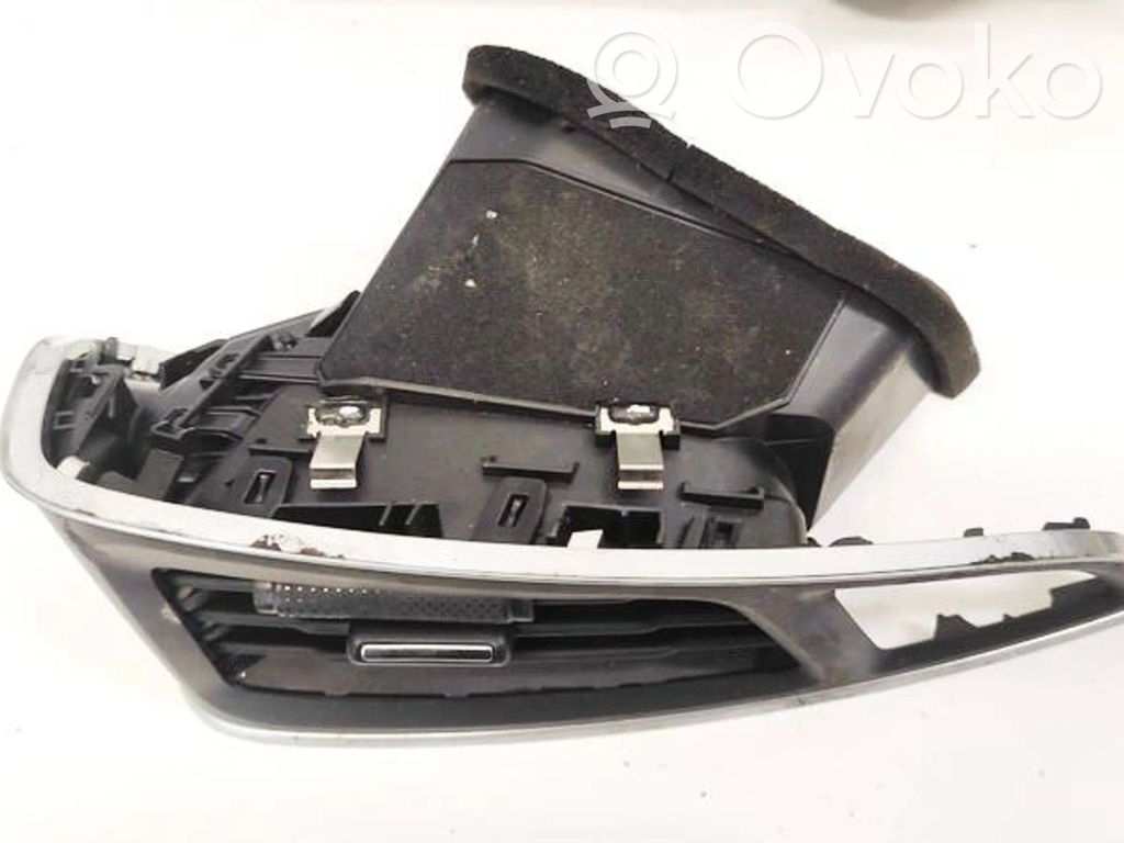 Ford Focus Rejilla de ventilación central del panel 