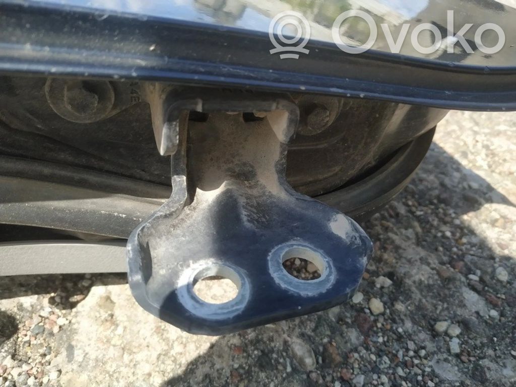 Balama inferioară ușă spate