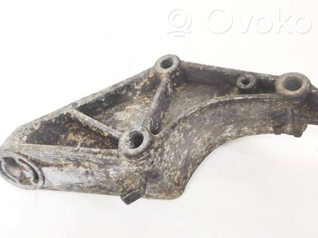 Saab 9-5 Variklio tvirtinimo kronšteinas 
