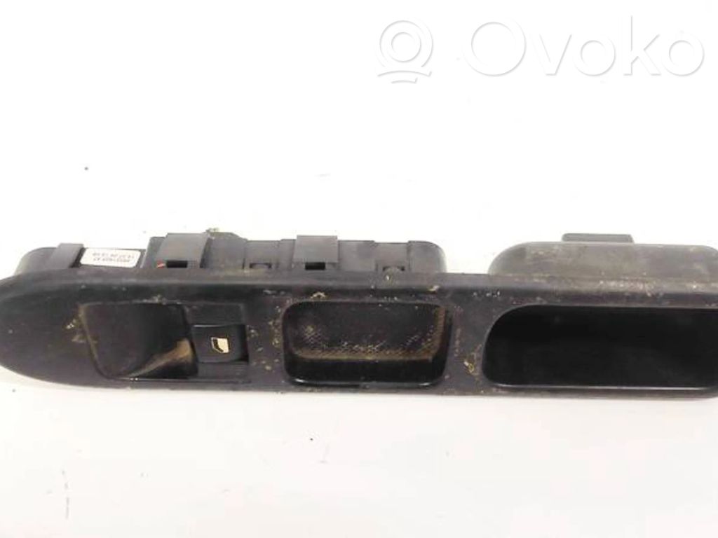 Peugeot 307 Interruptor del elevalunas eléctrico