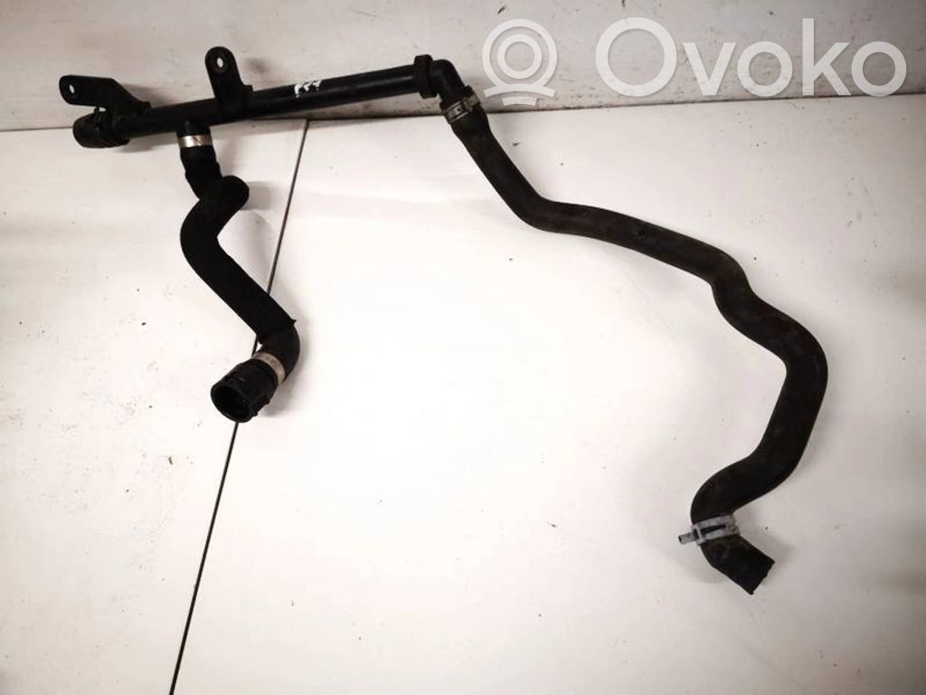 BMW 5 GT F07 Tubo flessibile del liquido di raffreddamento del motore 