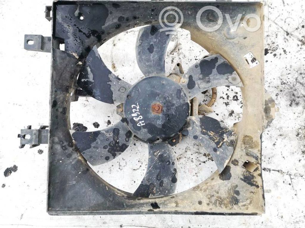 Nissan Primera Convogliatore ventilatore raffreddamento del radiatore