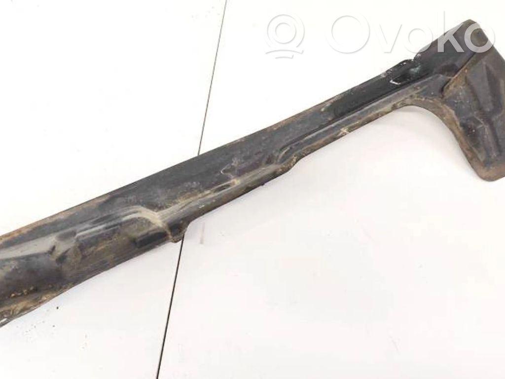 Supporto di montaggio del parafango   8E0821111A,8E0821111A