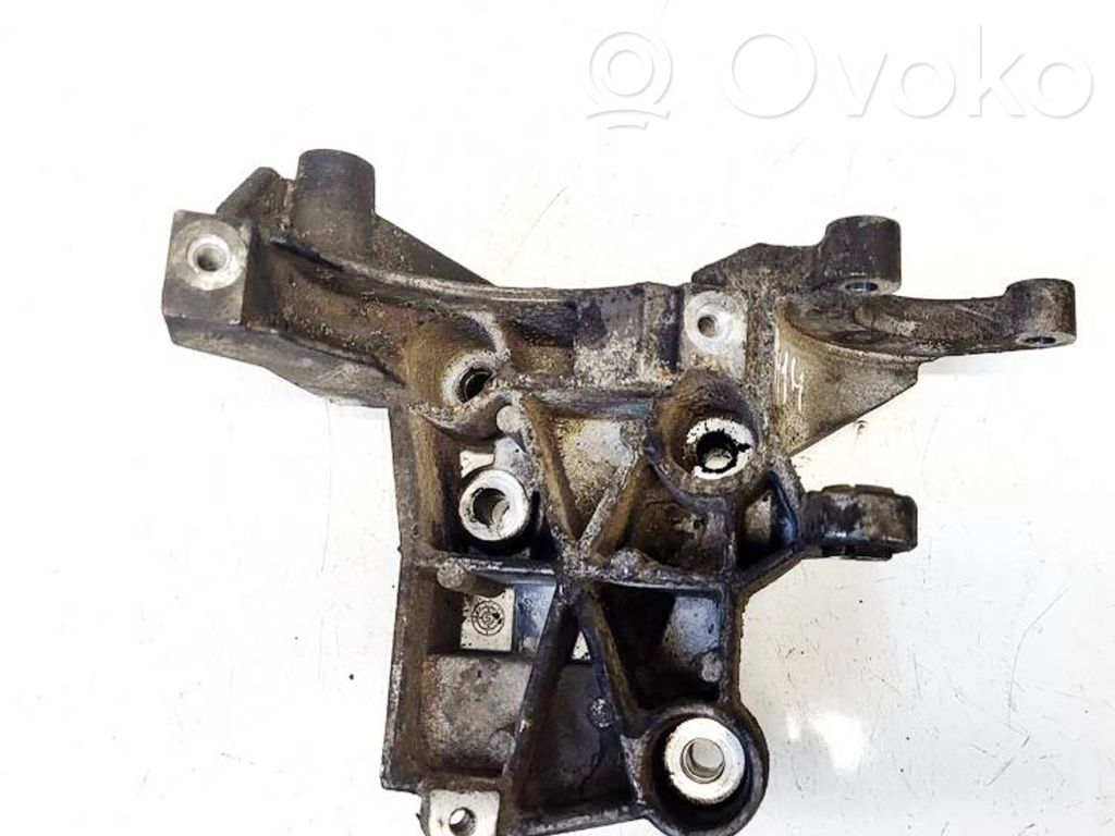Supporto di montaggio del motore (usato)   059145169AA,059145169AA,059145169AA