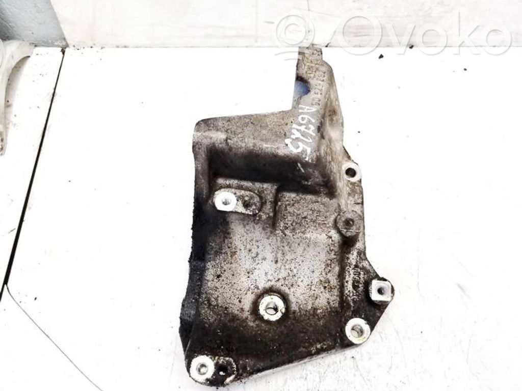 Opel Vectra B Engine mounting bracket 