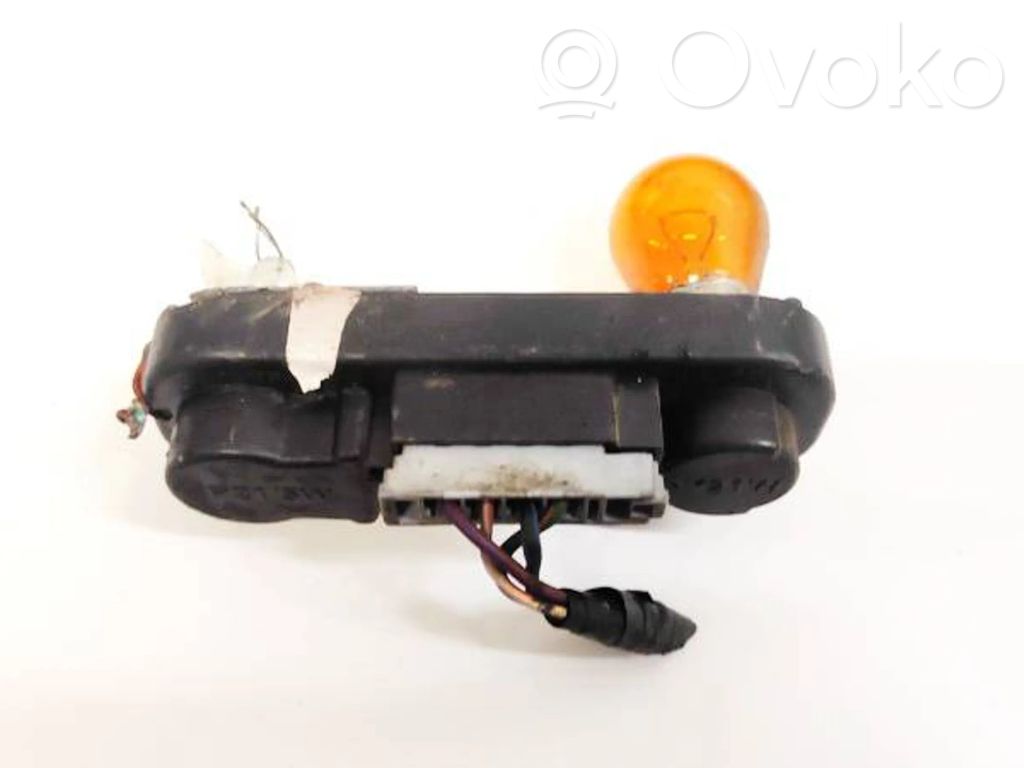 Ford S-MAX Takavalon polttimon suojan pidike 