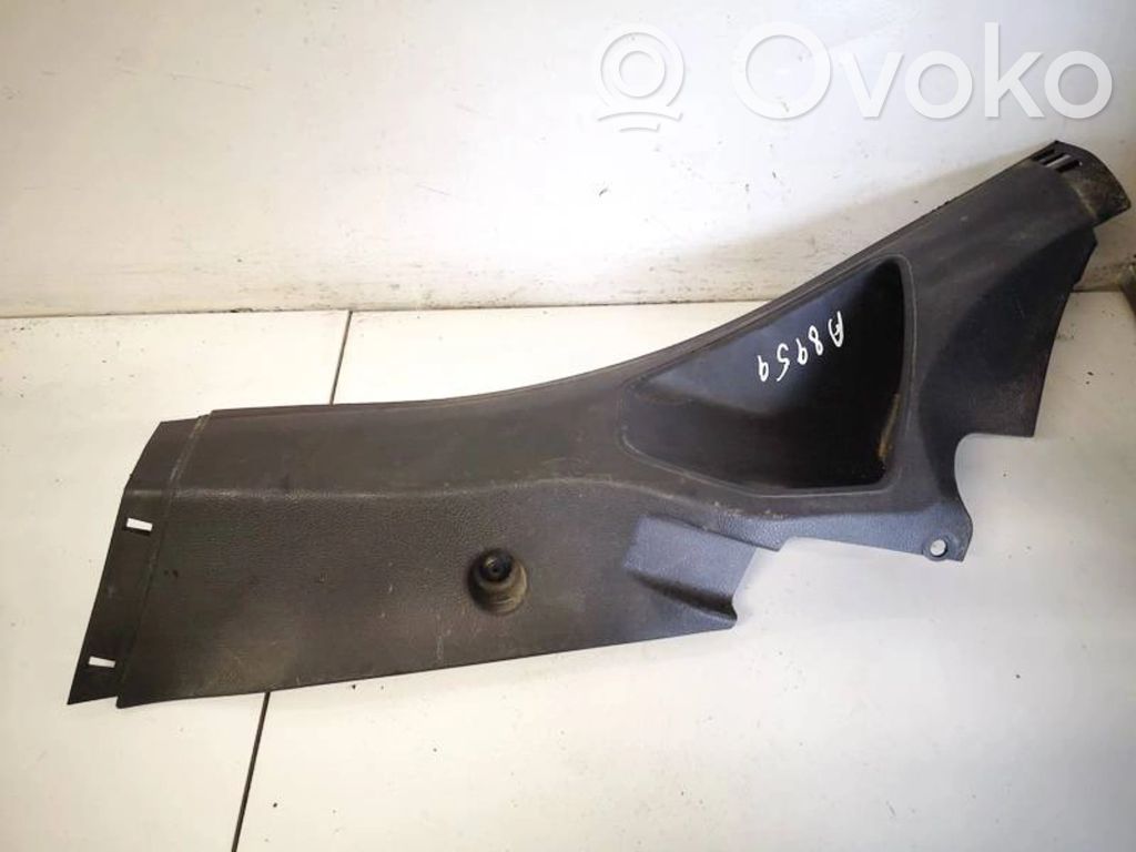 Ford Focus Kita salono detalė 