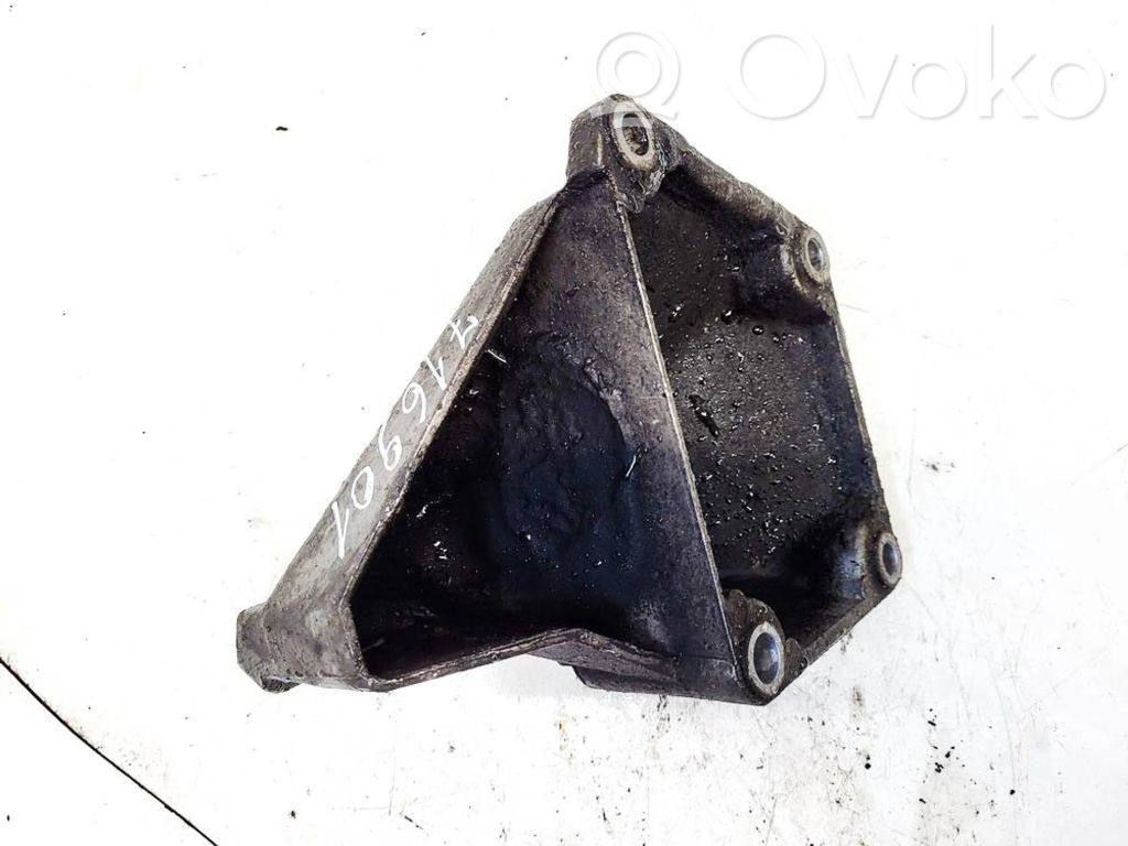 Audi A6 S6 C5 4B Engine mounting bracket 