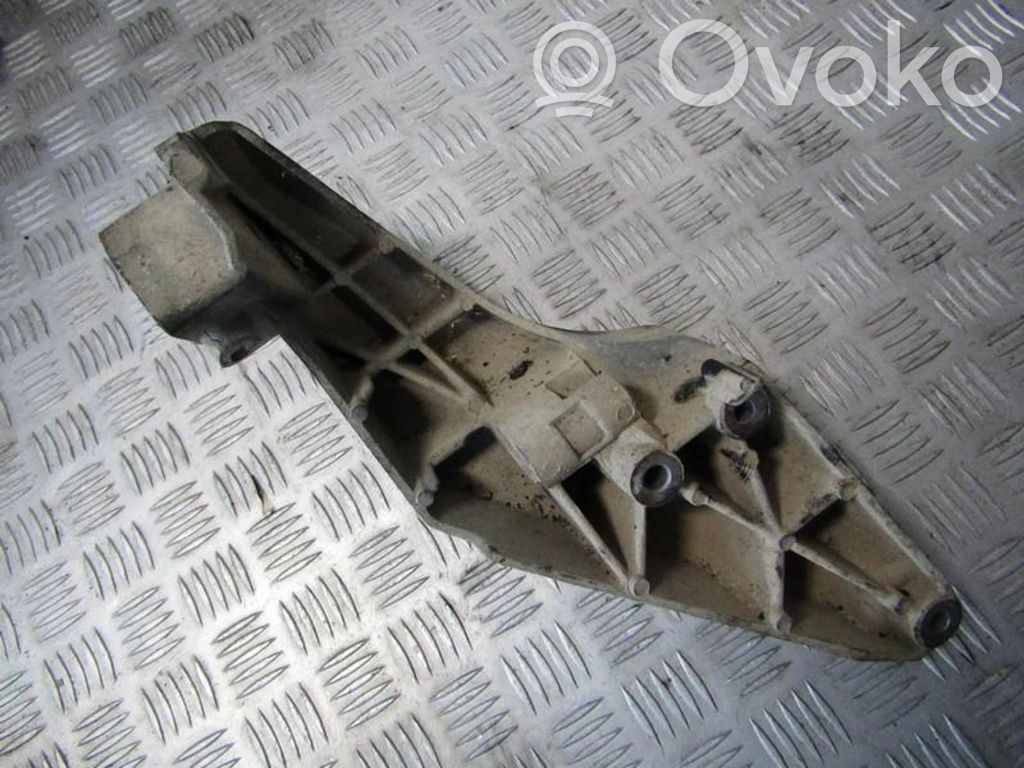 Engine mounting bracket   90502614,0047620,905026140047620,0047620,90502614
