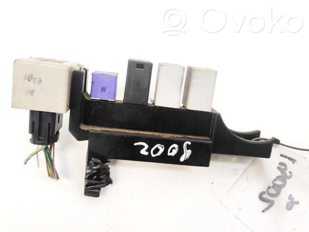Toyota Avensis T250 Set scatola dei fusibili